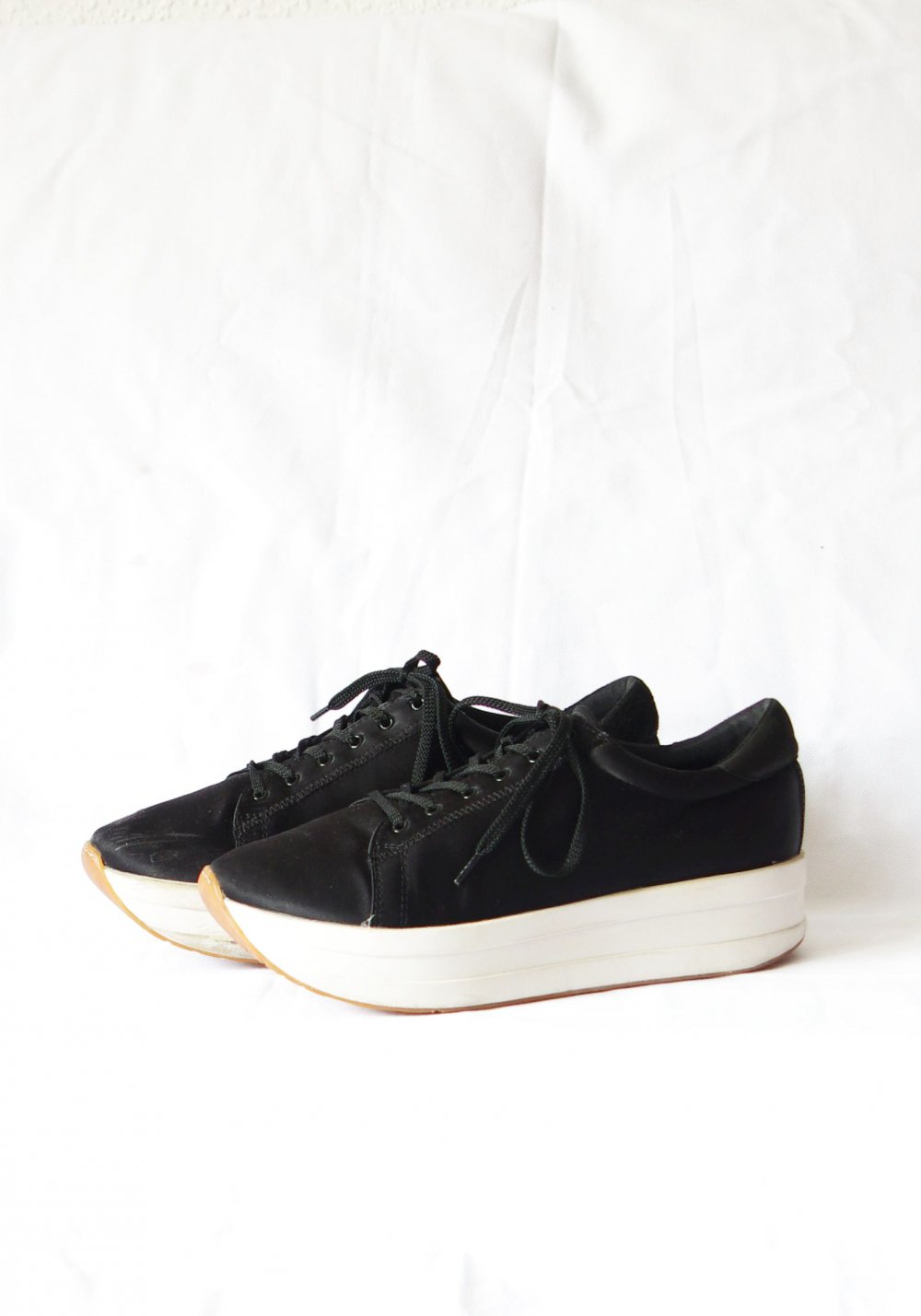 Coole Vagabond Casey Plateau Sneakers Gr. 41 Satin shiny schwarz weiß Festival Schnürstiefel Dollskill