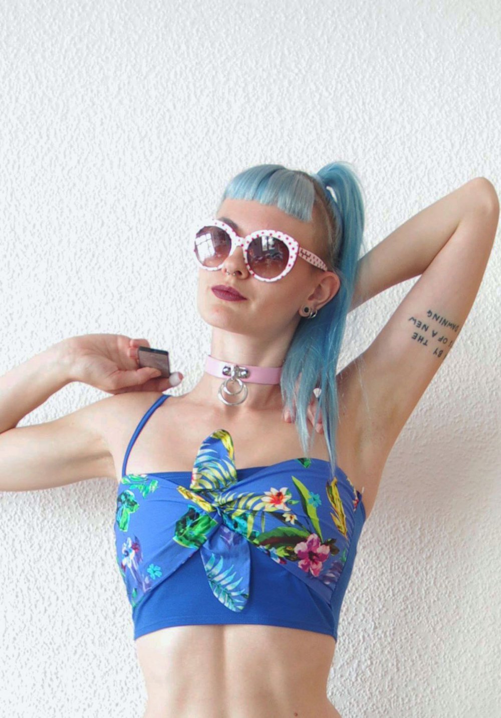 Kurzes Bralet Crop Top Gr. M 38 36 Rave Tiki Blumen Technopinup Festival Pinup retro