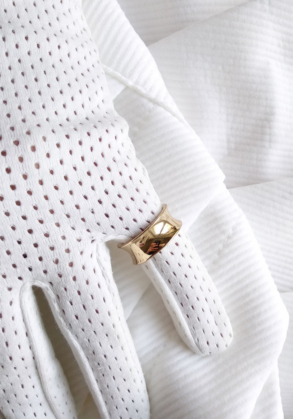 Chunky 80er retro Ring Gr. 55 goldfarbend Technobarbie Tarot witchy graphic goth