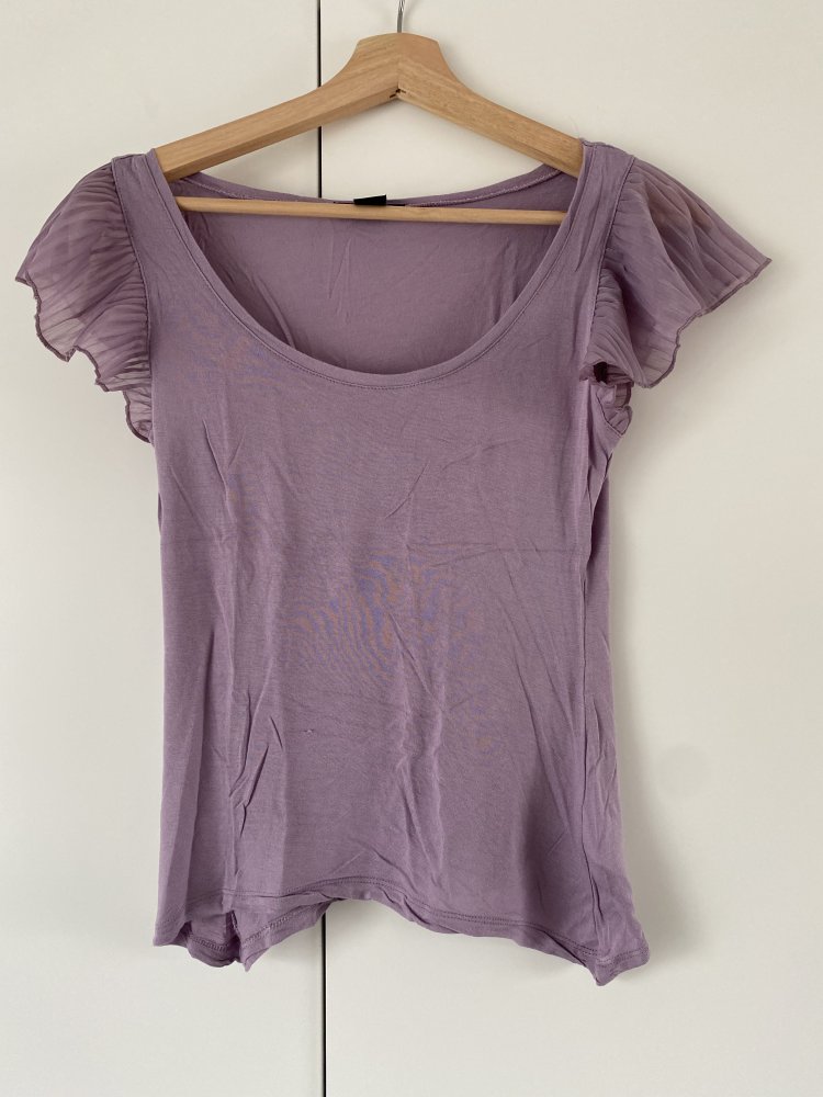 Fliederfarbenes Oberteil 