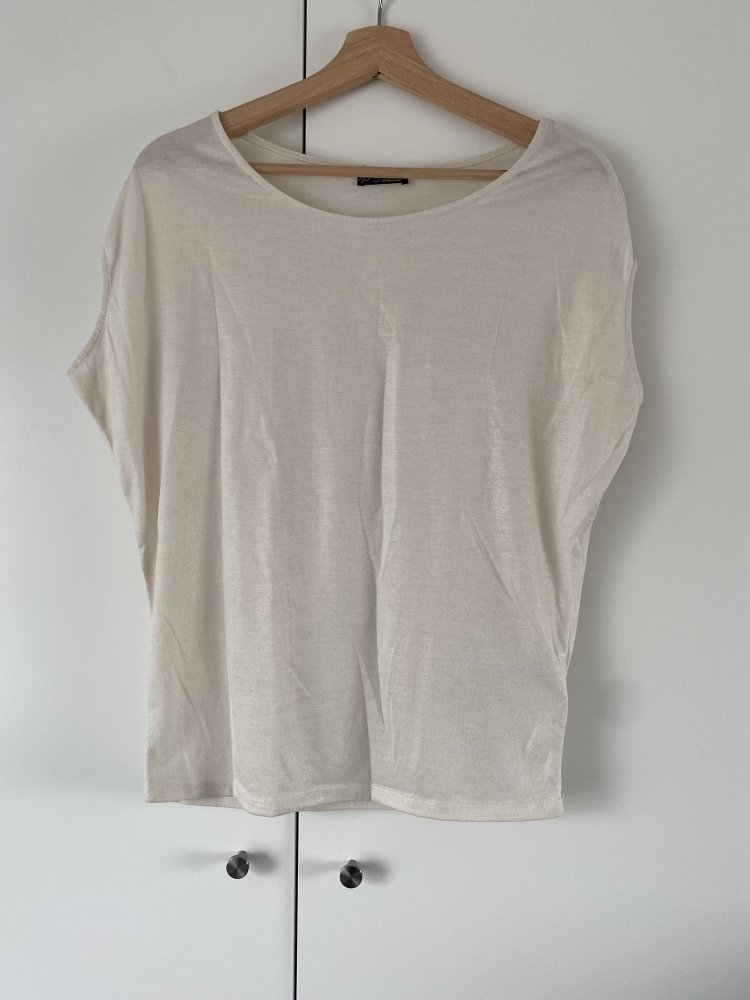 Weißes Shirt mit goldenem Glitter