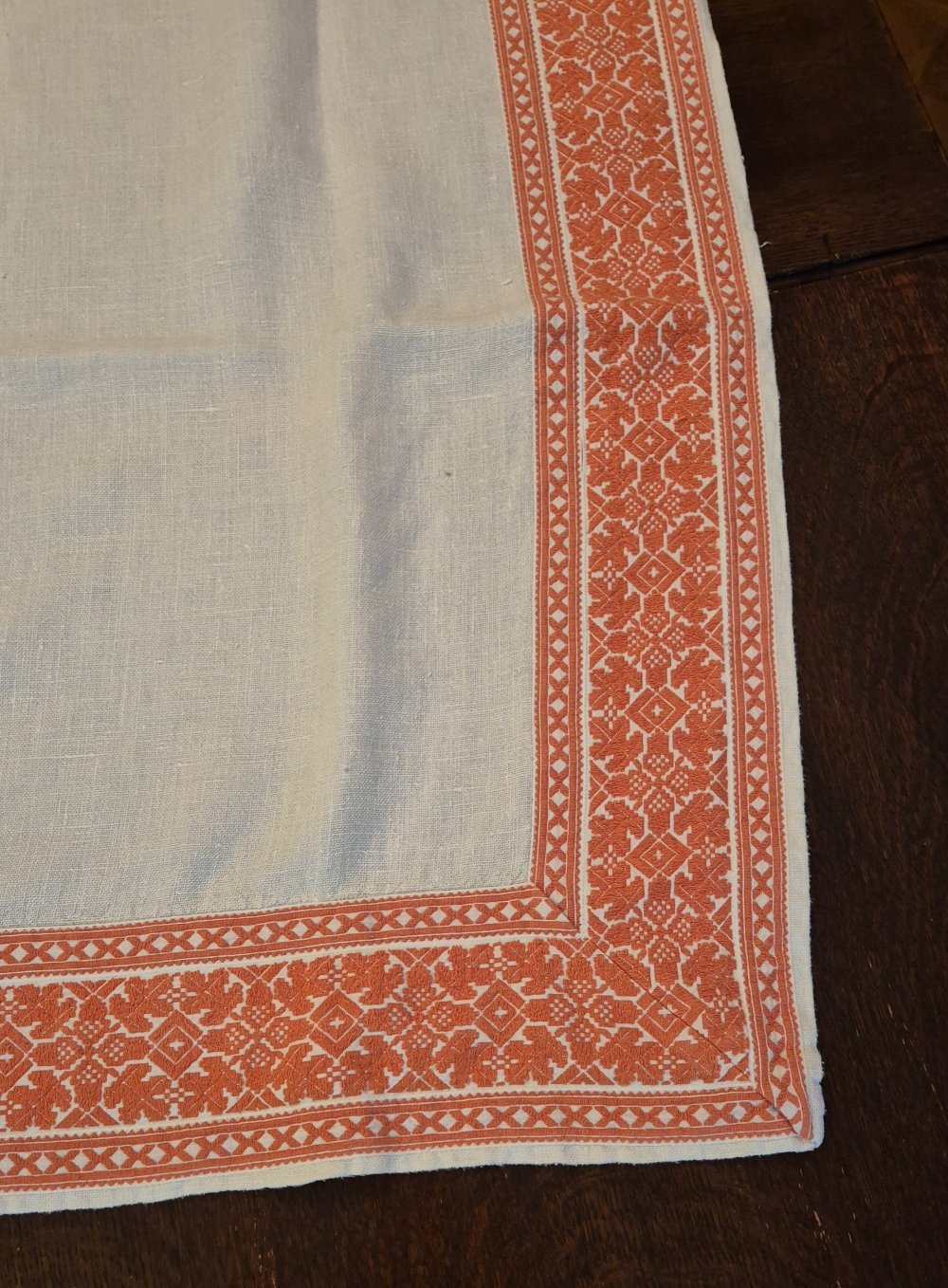 Tischdecke alt Stickerei vintage weiß orange74 x 77 cm