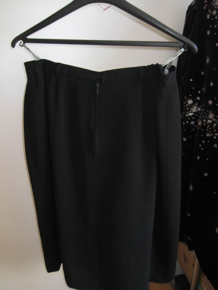 Schicker schwarzer Bleistiftrock! curvy, plussize, schwarz, tailliert, schick, elegant, büro, secretary, gerade geschnitten