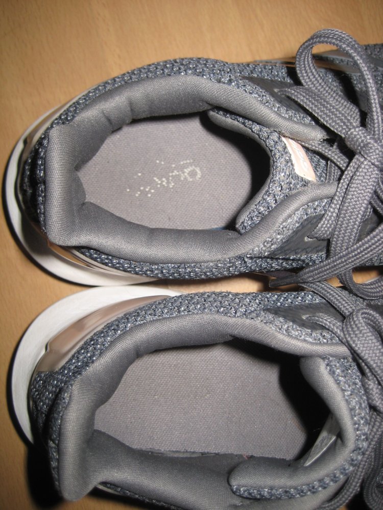 Graue Turnschuhe von adidas! sneaker, turnschuhe, sportschuhe, schnäppchen, bequem, laufschuhe, turnhalle