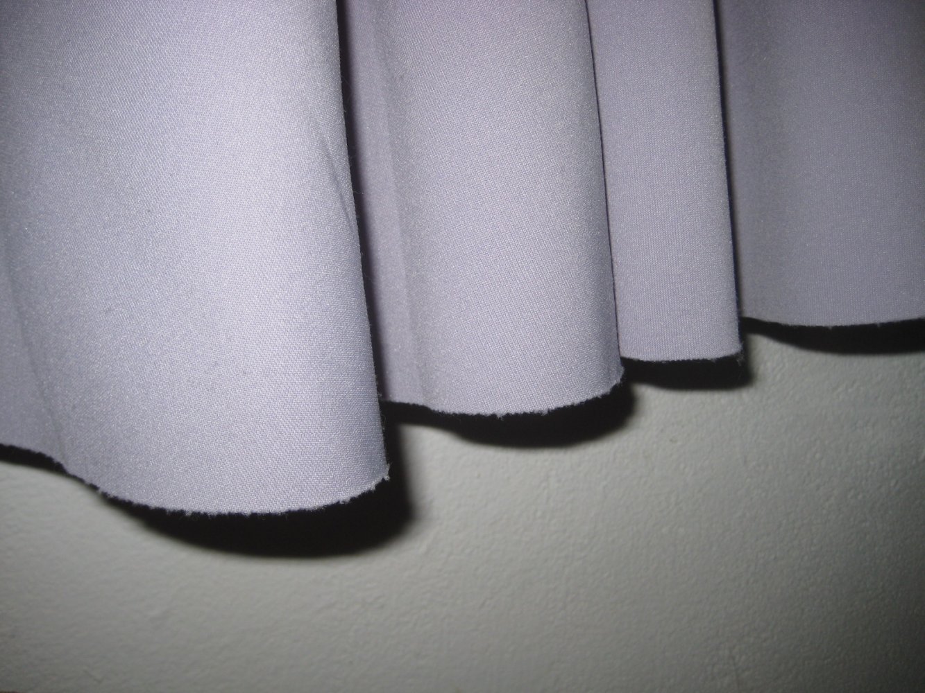 Schickes fliederfarbenes Kleid für Anlässe! abschluss, abiball, zeugnisvergabe, hochzeit, anlass, brautjungfer, flieder, lila, helllila, gold, schick, edel, besonders, rundkragen, curvy, plussize