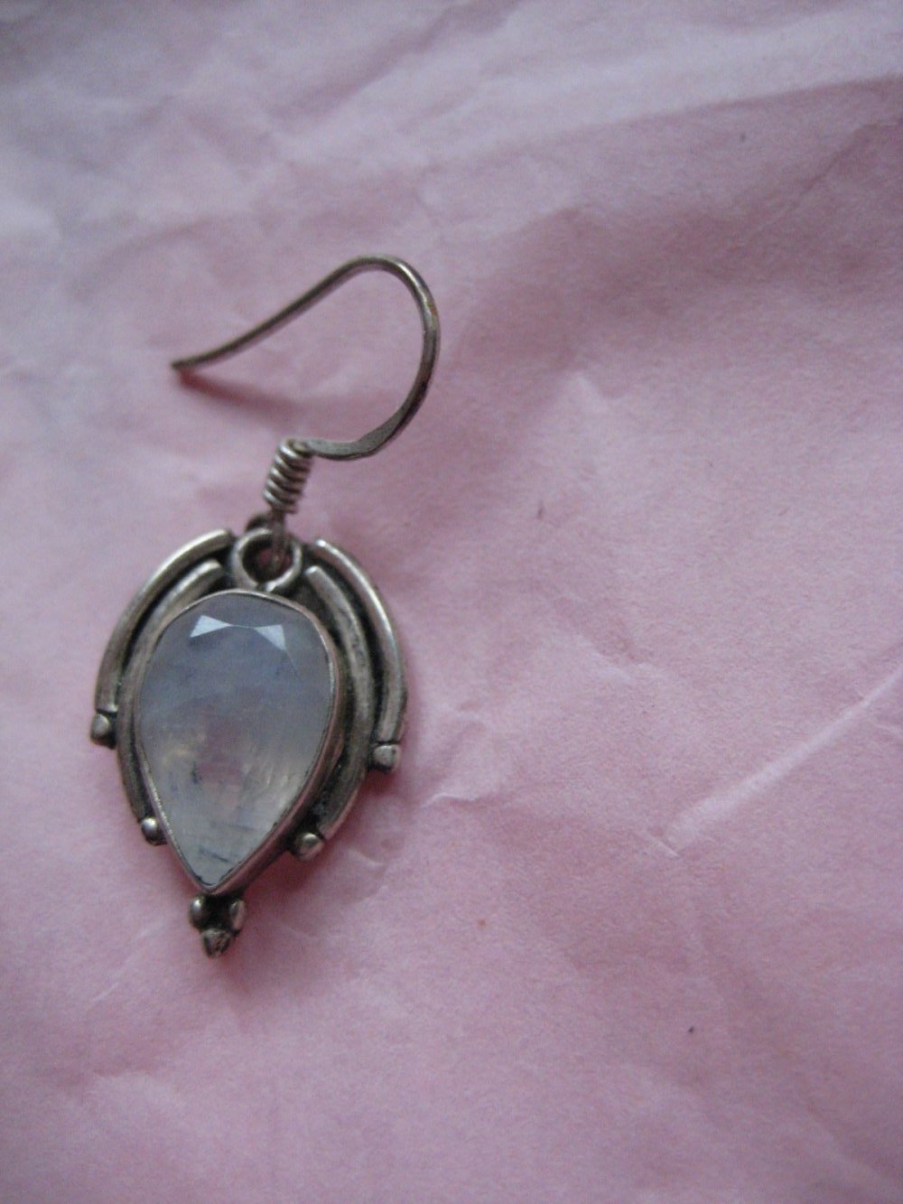 Silber Ohrring mit Mondstein mondstein, edelstein, nebel, tropfen, silberohrring, zweites ohrloch