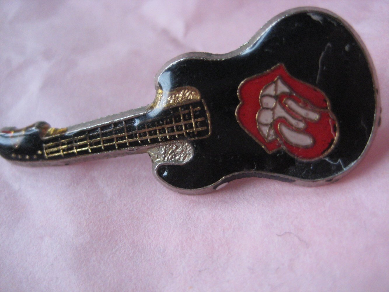 Gitarrenpin, - brosche, -anstecker (Rolling Stones), rolling stones, rocknroll, pin, brosche, anstecker, mund, zunge, mick jagger