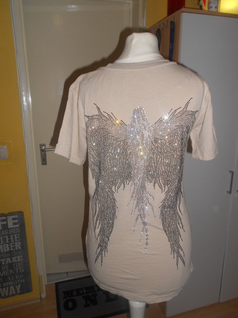 Miss Family - beiges T-Shirt mit opulentem Rückenmotiv Gr. S