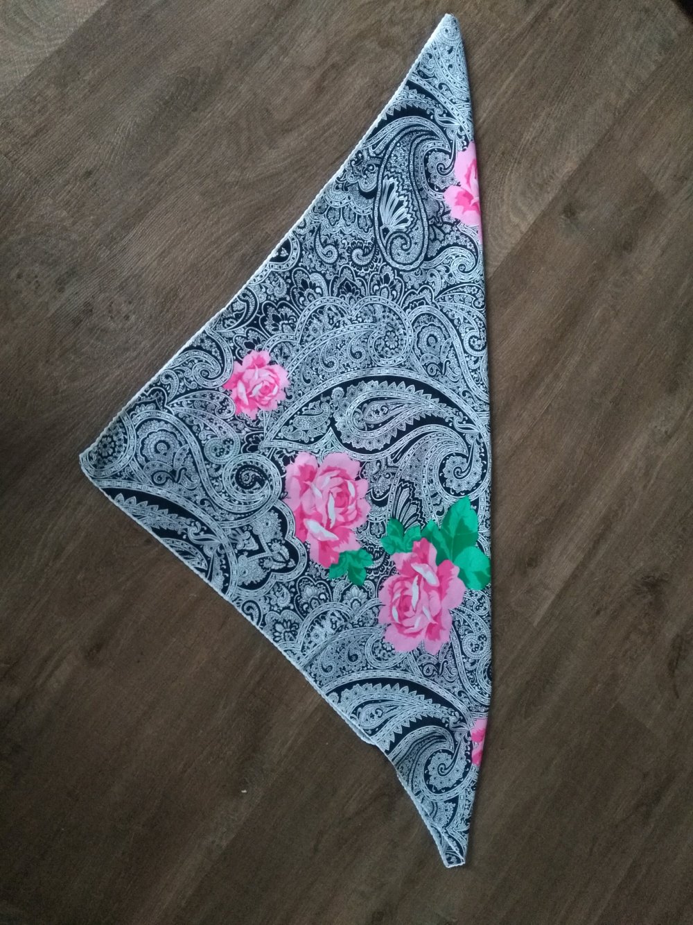 Tuch schwarz weiß rosa grün Rosen ca. 75 x 77 cm