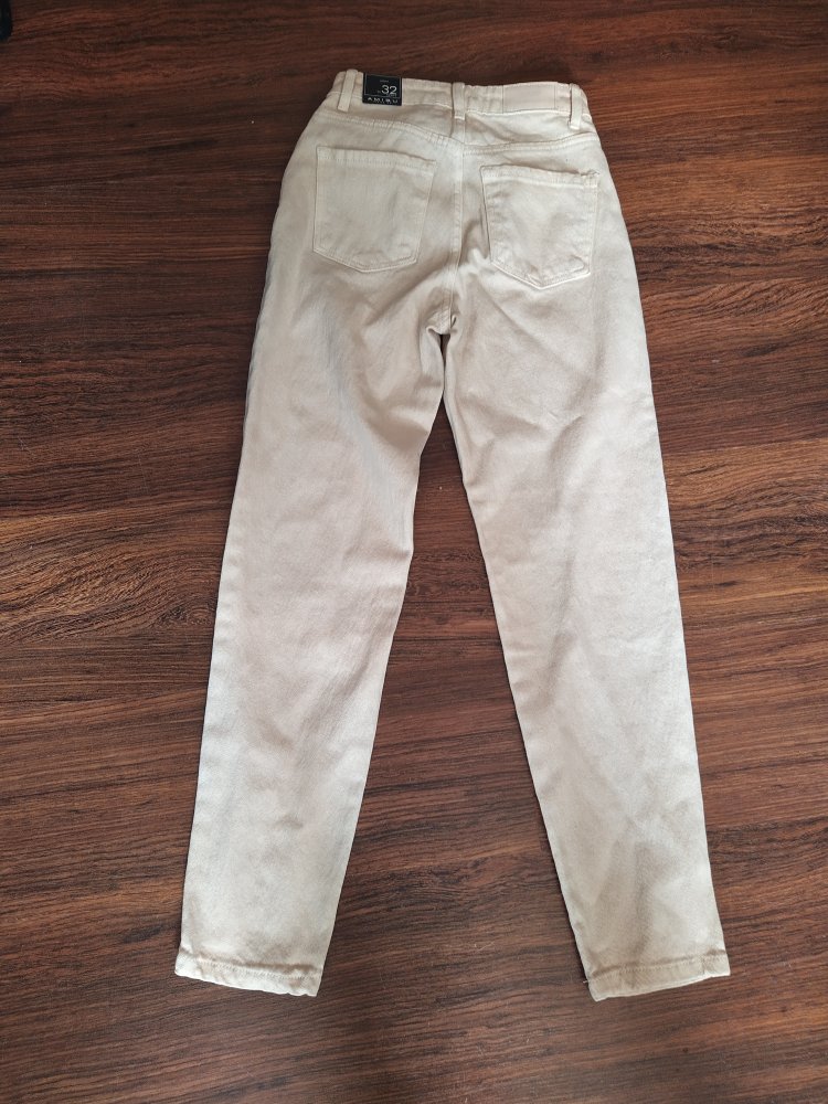 Jeans beige Gr. 32 NEU