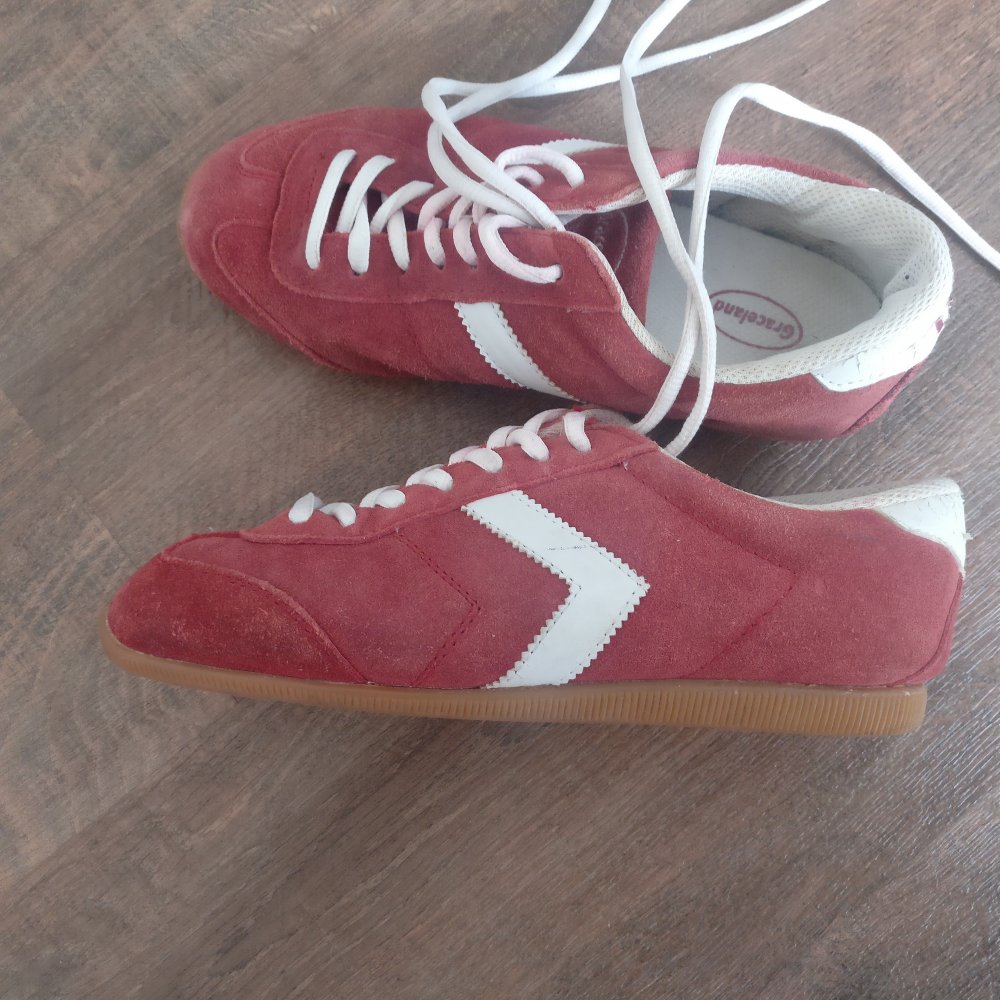 Sportliche Schuhe rot weiß Gr. 37