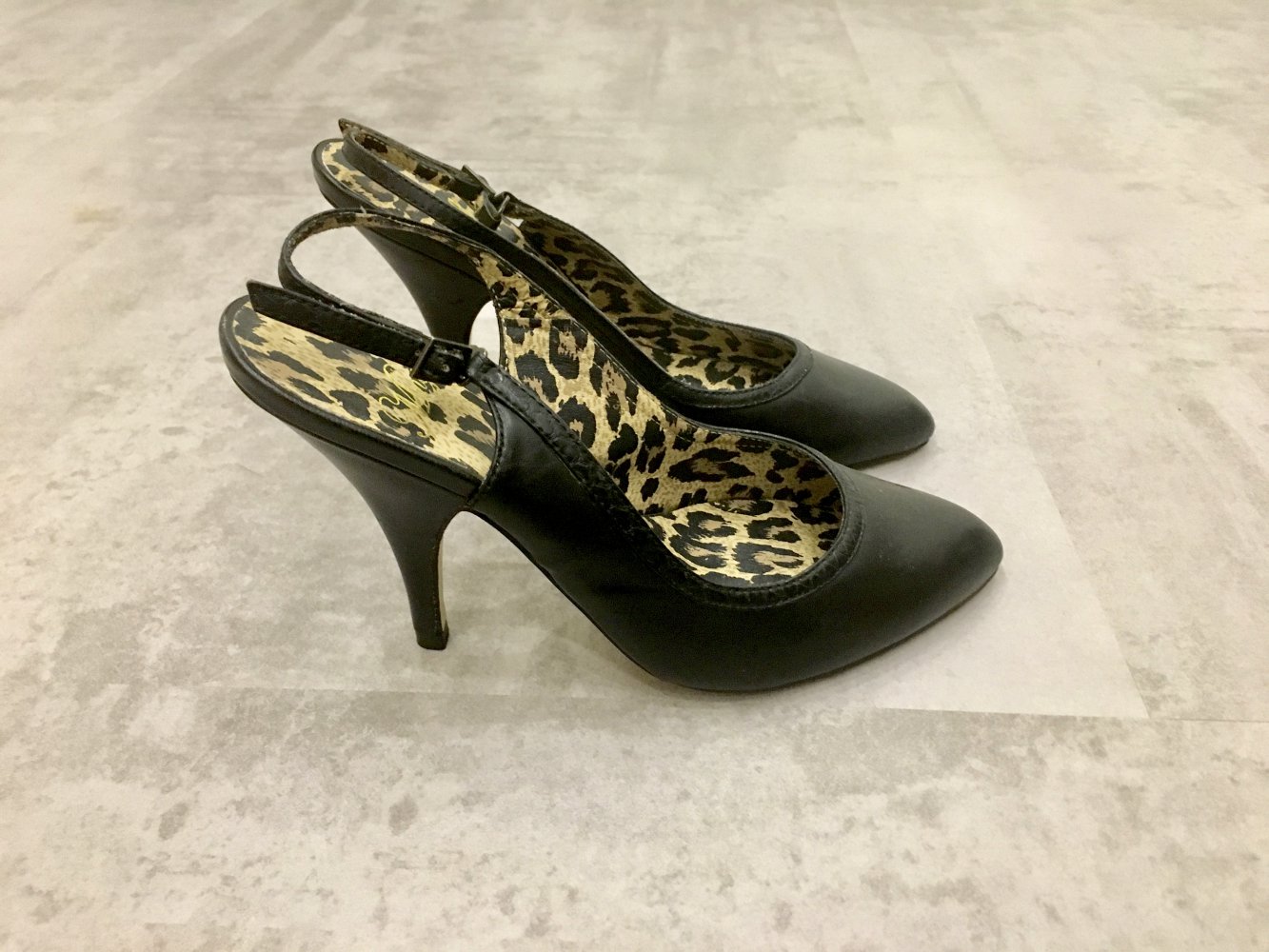 MANGO Pumps high heels slingpumps peeptoes peep toes 36 schwarz GracelandDeichmann schwarze Riemchen Highheels mit Nieten und Fesselriemchen aus Kunstleder Gr. 36