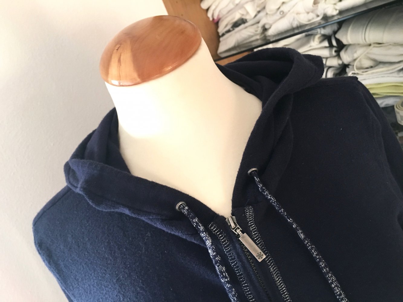 Kuschelige Sweatjacke Hoodie Kapuzenjacke Größe M 40 Marine blau