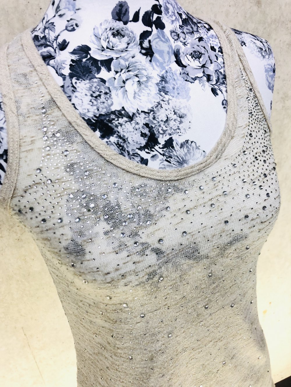 L‘olive verte Edles Top mit Steinchen und spitze Strass S 38