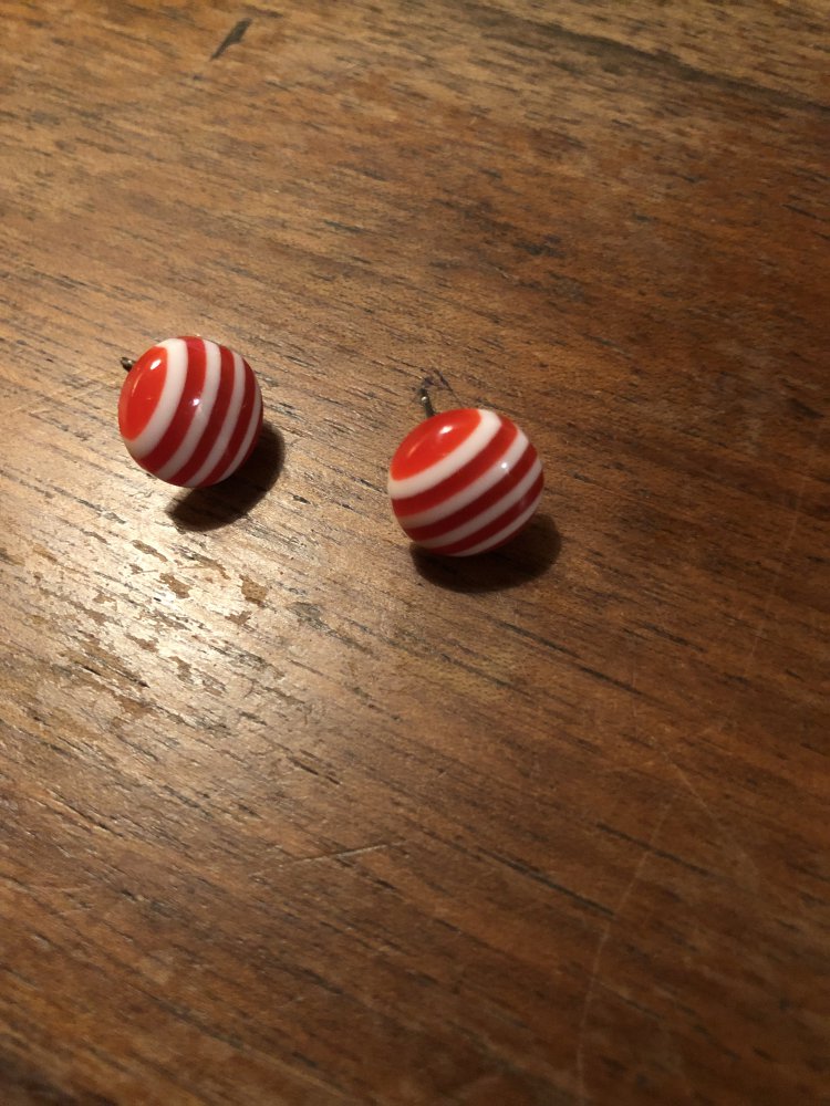 Rote Stecker Ohrringe 