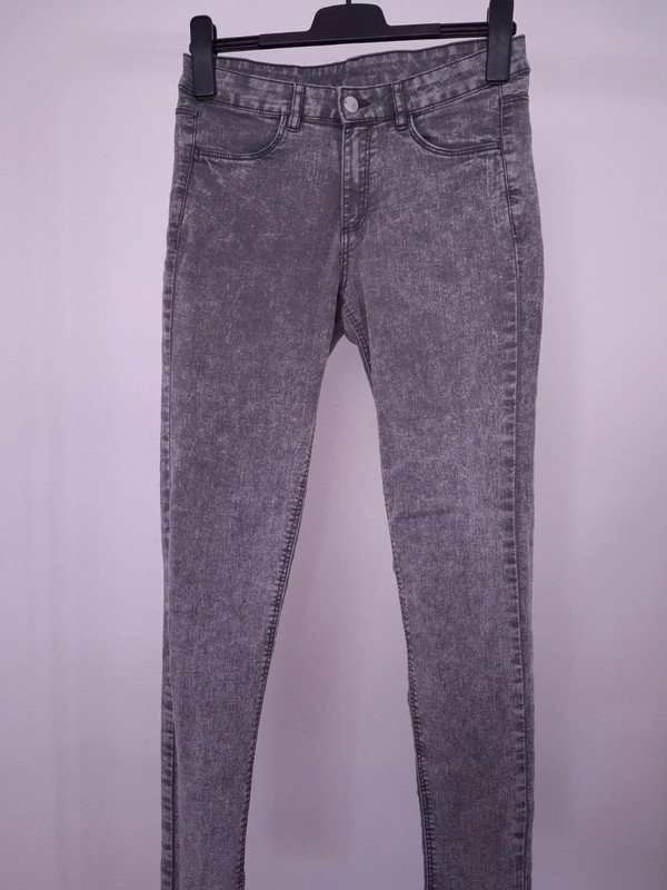 Graue H&M Divided Skinny-Jeans | Gr. 38 | Acid Wash