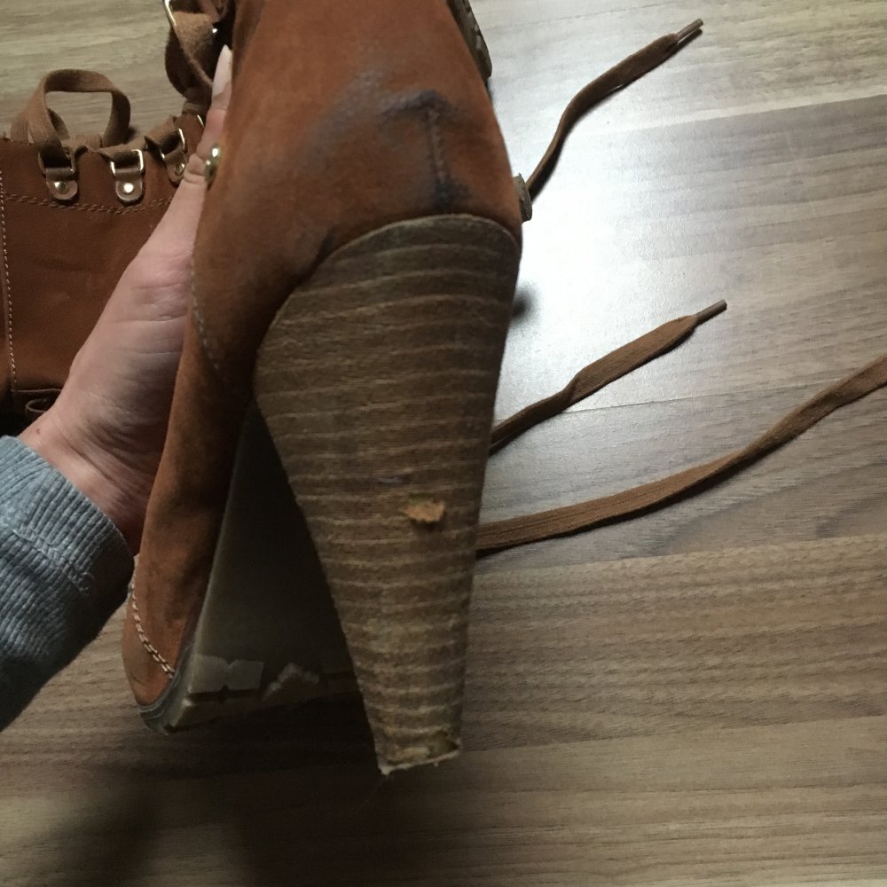 Braune Schnürstiefelette zum Schnüren