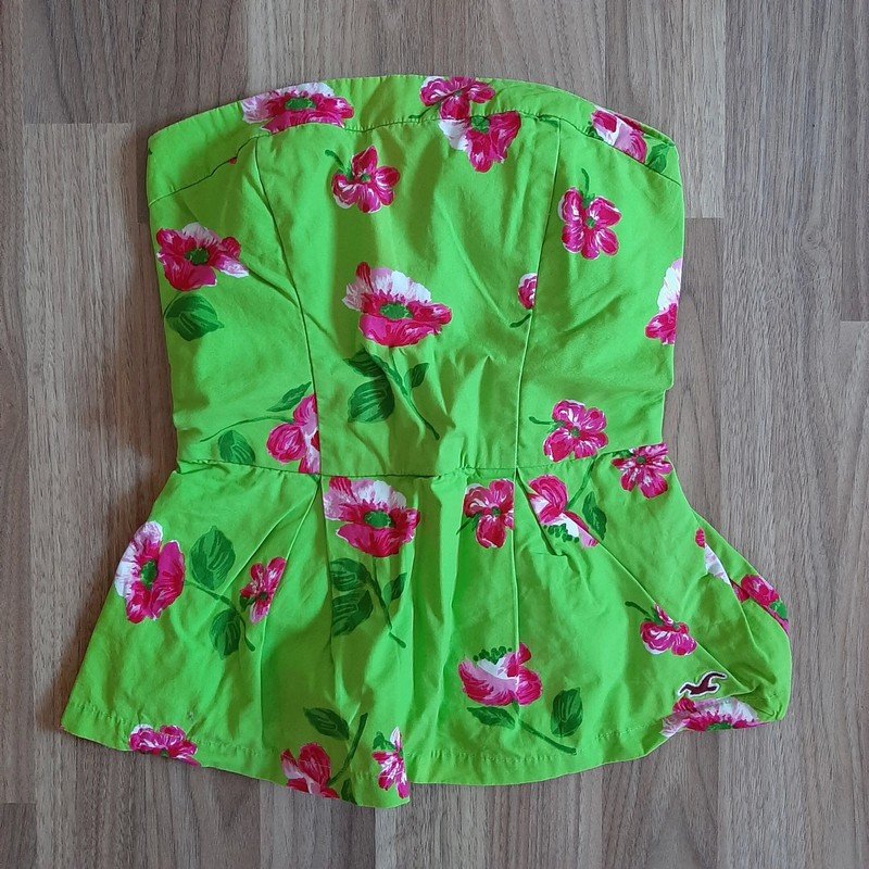 Hollister Top mit Blumen