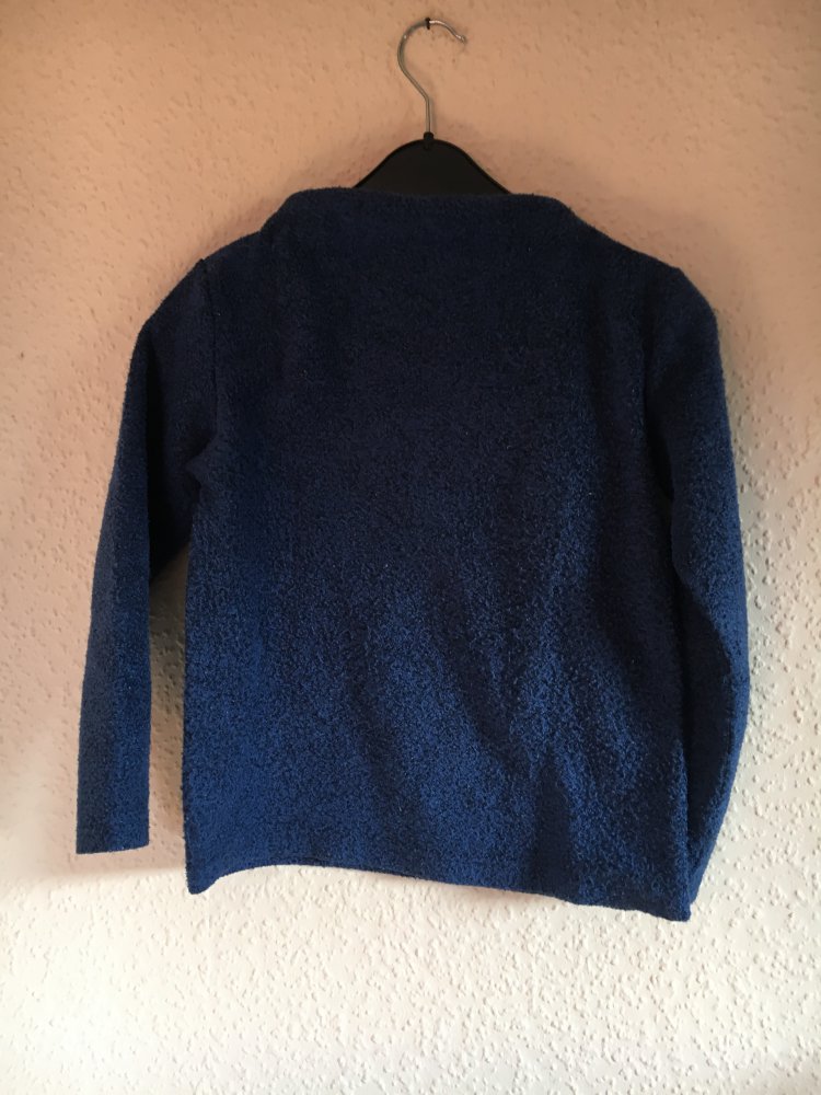 Blauer Pullover (152)