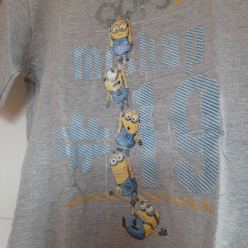Hellgraues Minions Shirt