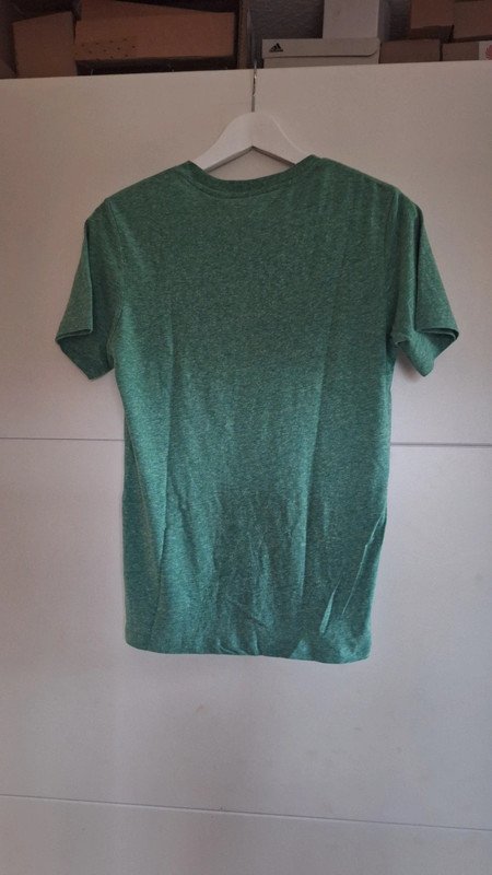 Grünes Levis T-Shirt