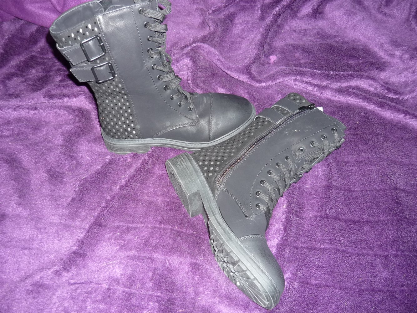 NEU! schwarze Stiefel mit Schnallen Gr. 38 Gothic