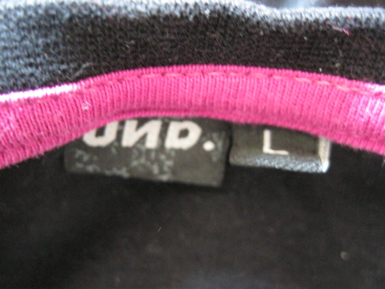 T-Shirt # U?D # Schwarz/Silber/Lila # Print # Strass #M 