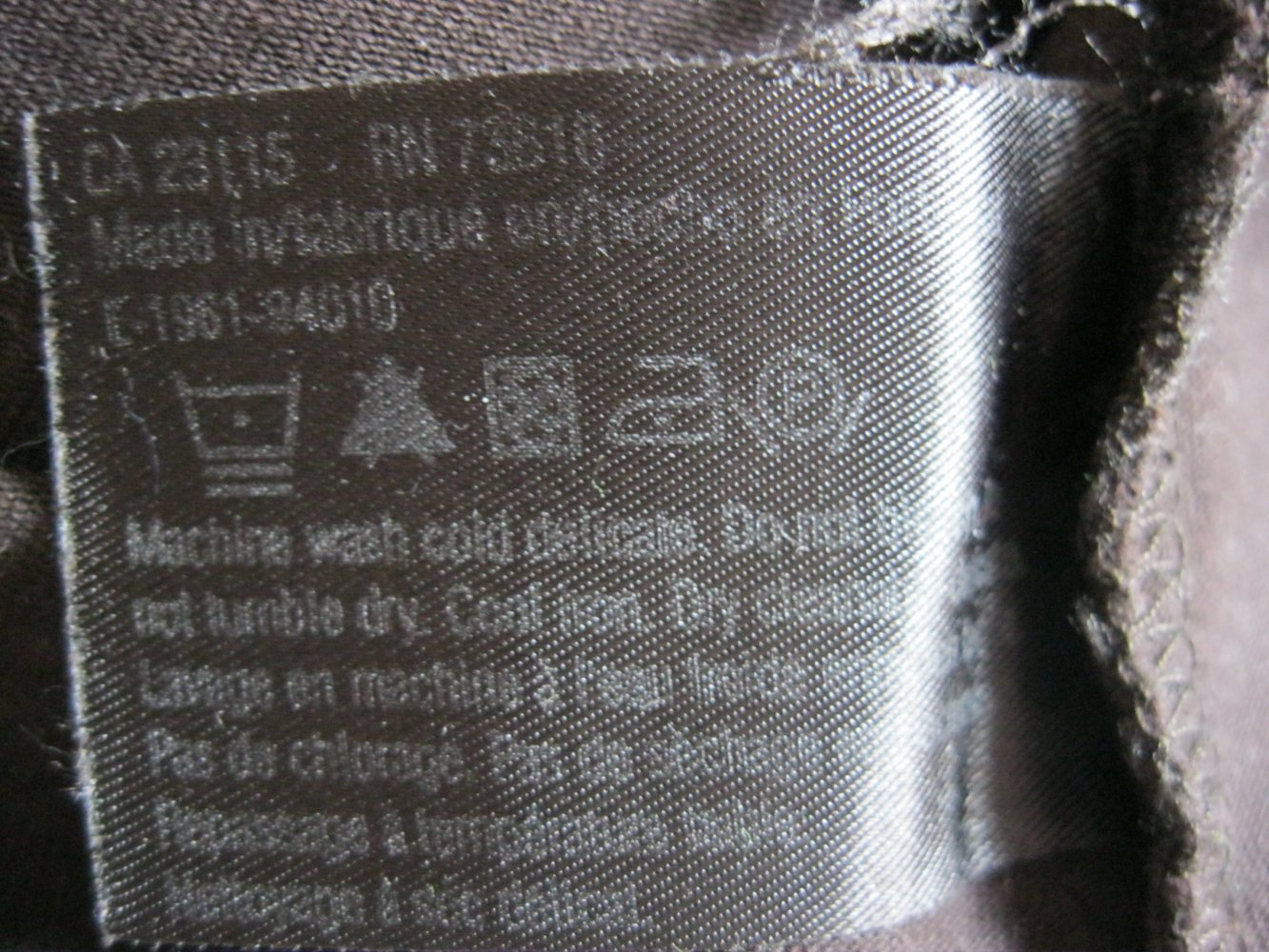 T-Shirt # Hugo Boss # V-Ausschnitt # Dunkelbraun # L