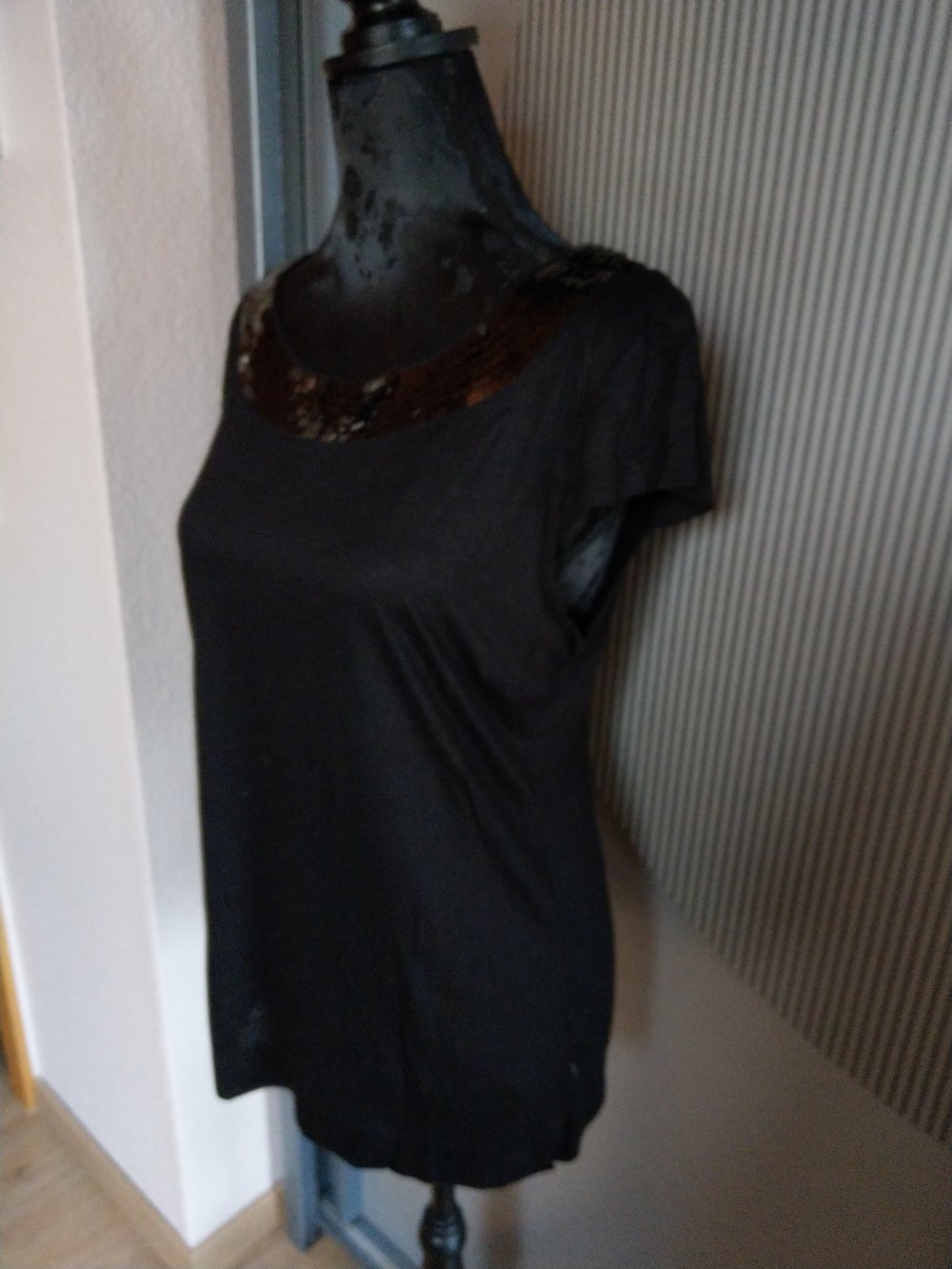 T-Shirt schwarz Pailletten H&M