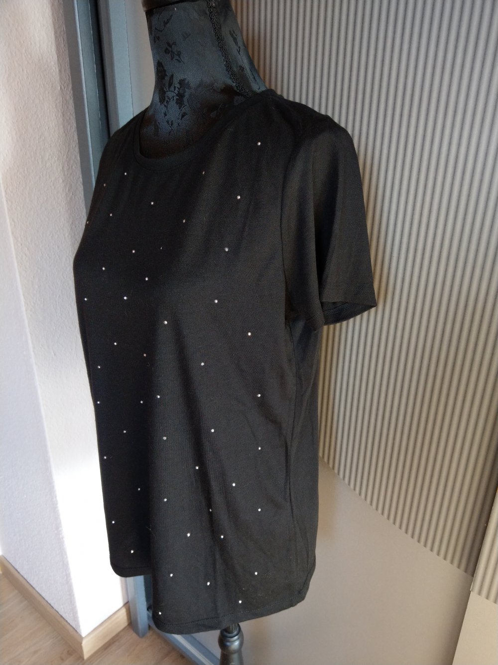 T-Shirt schwarz Reserved 