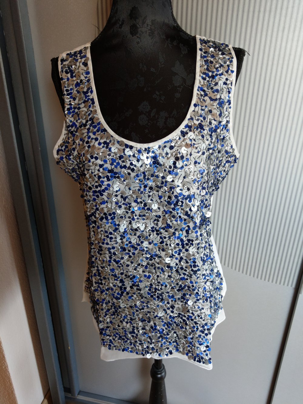 Top Shirt Bluse Pailletten Guido Maria Kretschmer weiß blau grau