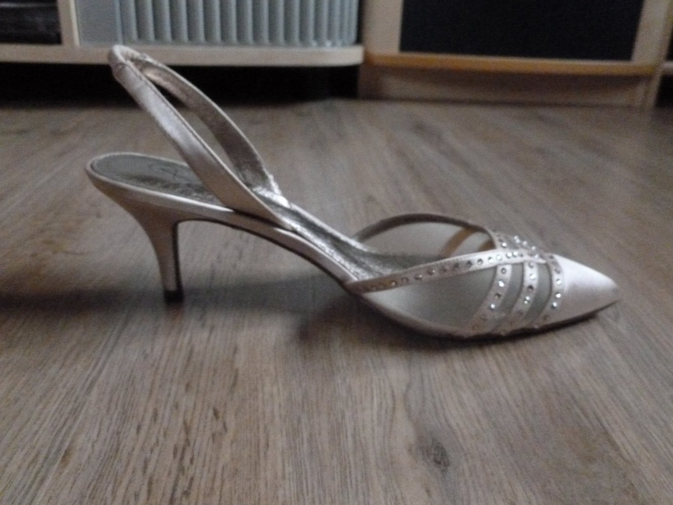 Pumps spitz zulaufend Adrianna Papell Hestia Pewter Sheena Satin