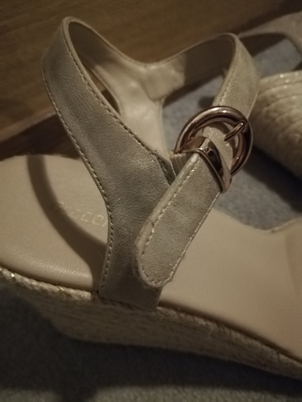 Schöne Sandalen/Wedges, selten getragen, Gr. 38