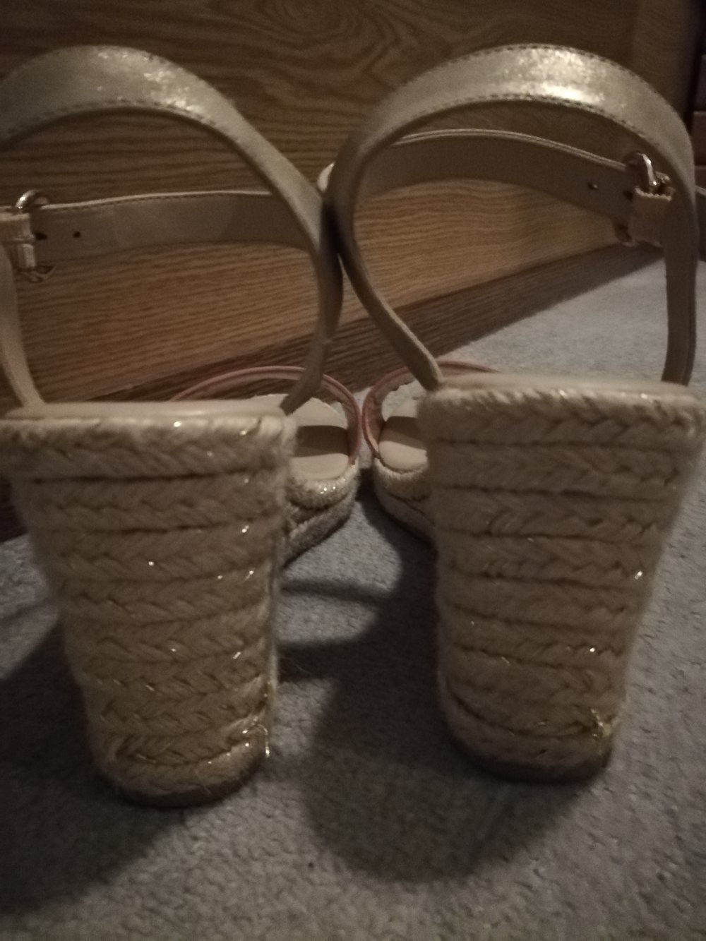 Schöne Sandalen/Wedges, selten getragen, Gr. 38