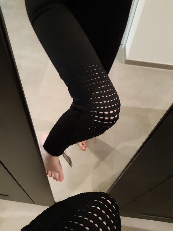 schwarze high waist Leggings mit Lochmuster von Engineered