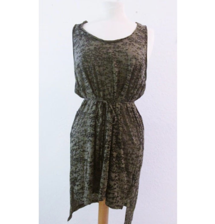 Grünes Strandkleid