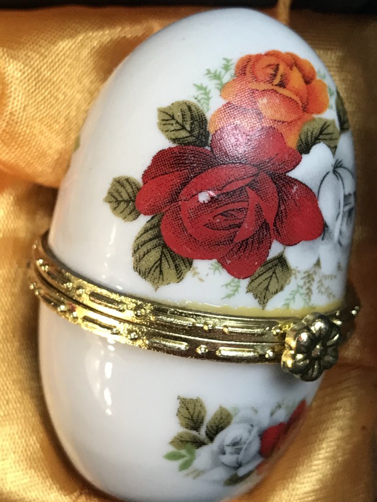 Porzellan Ei Dose Deko Schmuck Pillendose Kleine Box Sammlerdose Ringdose Schmuckkästchen  Shabbychic Rosenmuster 