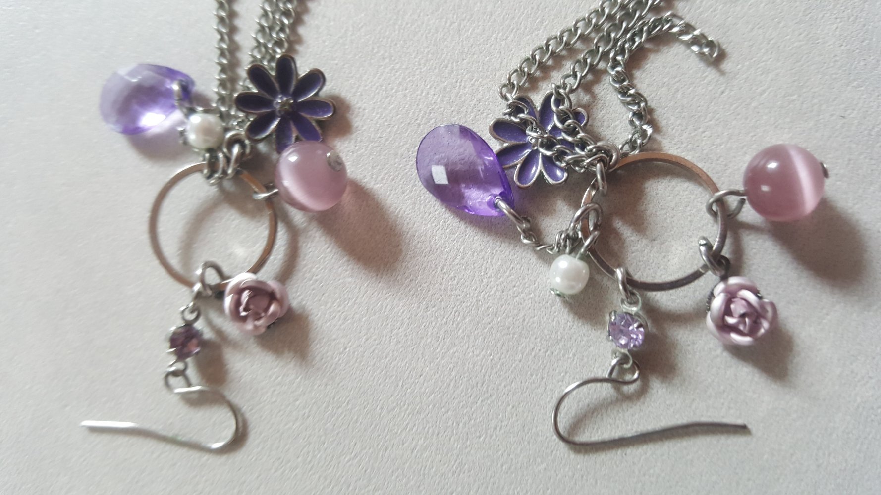 Ohrringe Perlen Hänger Fliederfarben Silberschmuck Detailverliebt Rosen Blüten Hingucker Bohemian Festival Coachella 