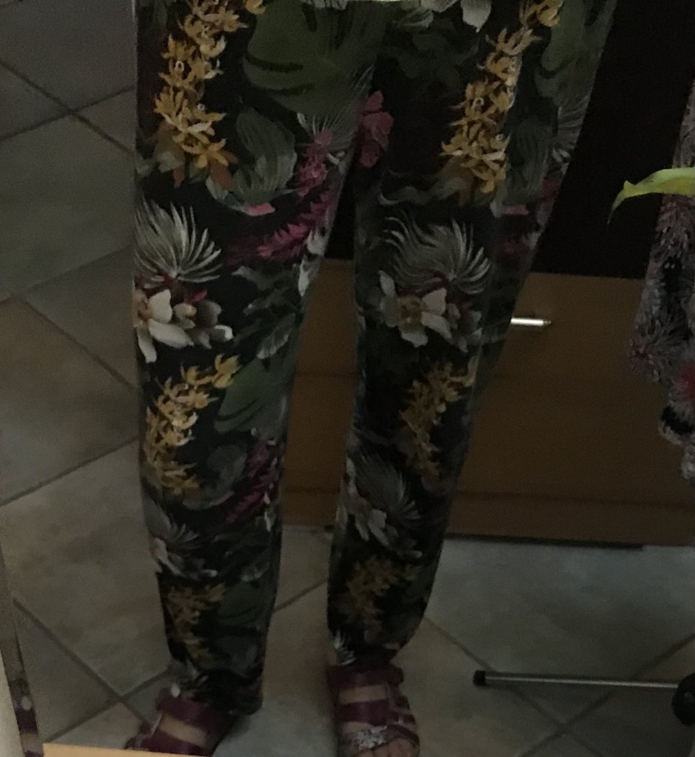 Hose bunt Jogging Sommerhose Stoff Jungle Style Schlupfhose Sportiv M Gummibund Yoga lässig Couchpotato Homestyle Onesize bunt Colour 