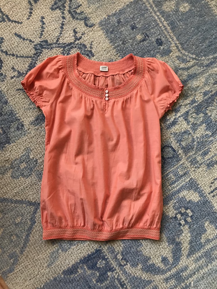 Süßes Shirt mit gesmokten Ärmel Gr.38
