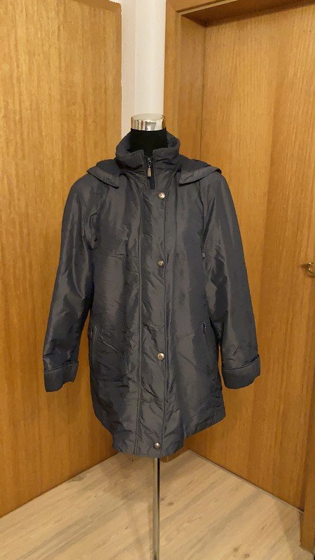 Regenabweisende Jacke