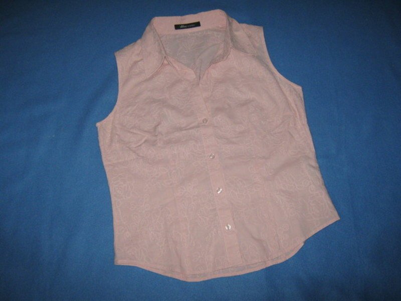 NEU * 50er Jahre * Pinup- Style * Ärmellose * Blumen * Blüten- Stickerei * Hemd- Bluse 