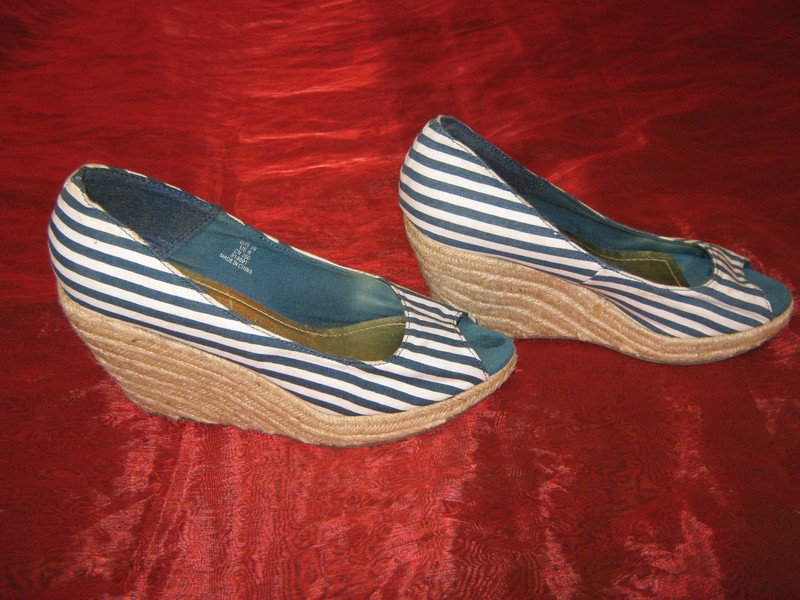 NEU * Marine * Sailor * Maritim * Navy * Streifen * Peeptoes * Wedges * Keilabsatz * Sandaletten ''H&M'' Gr. 39/ 6 * dunkel- blau * weiß *