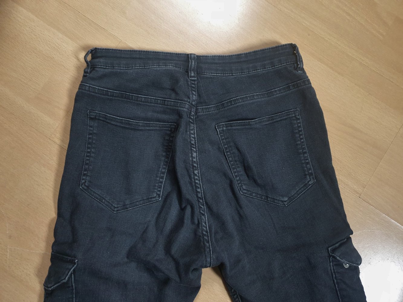 Dunkelgraue Jeans