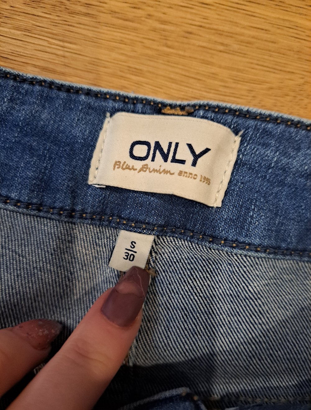 Only Mid Waist destroyed Röhrenjeans