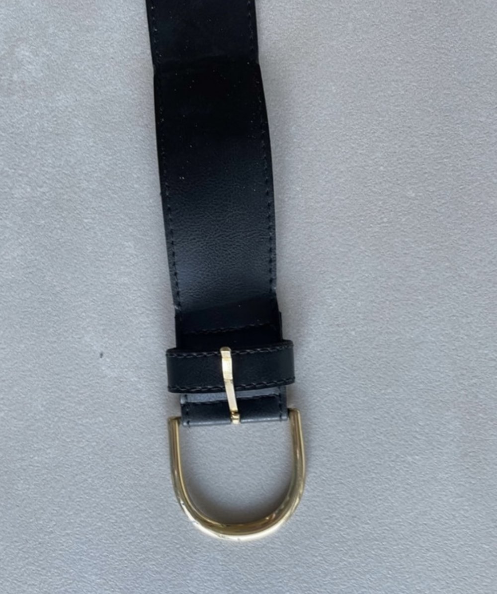 Schwarz goldener Gürtel