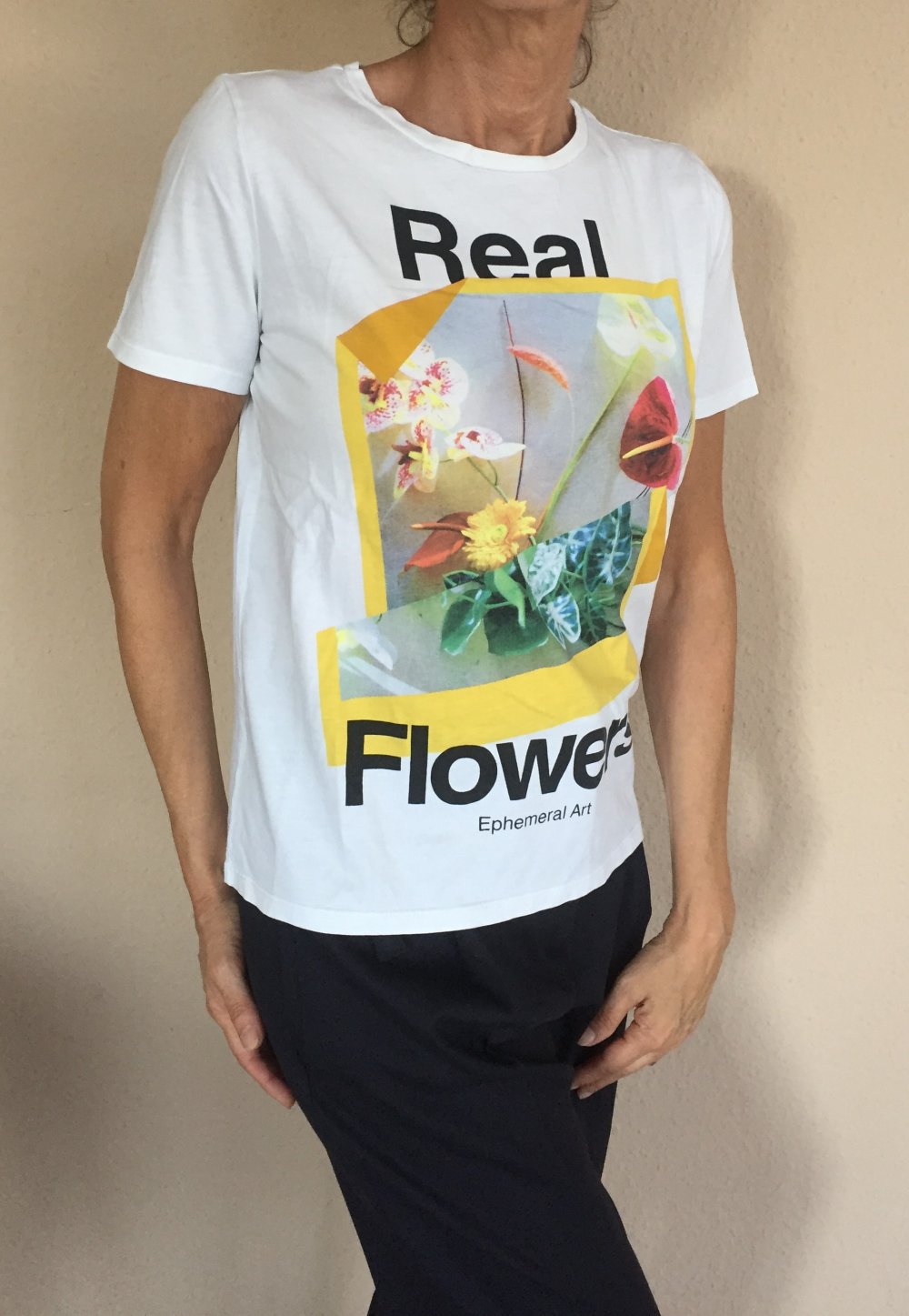 Zara Real Flowers T-Shirt Gr.S weiß mit Blumenmotiv