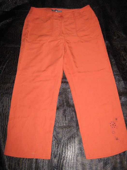  NEU * Edel * stylisch * Stickerei und Nieten * Leinen * 7/8 * Dreiviertel * Carpi- Hose * Culotte 