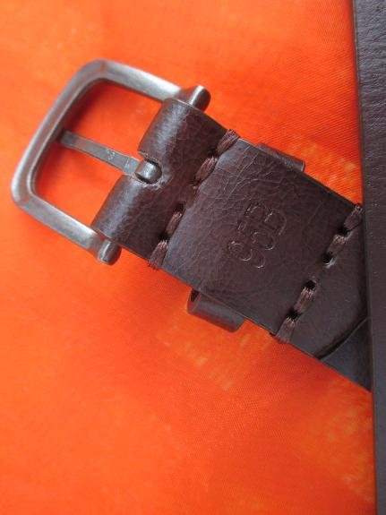 NEU * Edel * klassisch * sportiv * Herren oder Damen * Unsisex * DESIGNER * Style * Echt- Leder * Gürtel * dunkel- schoko- braun * antik * alt silber *