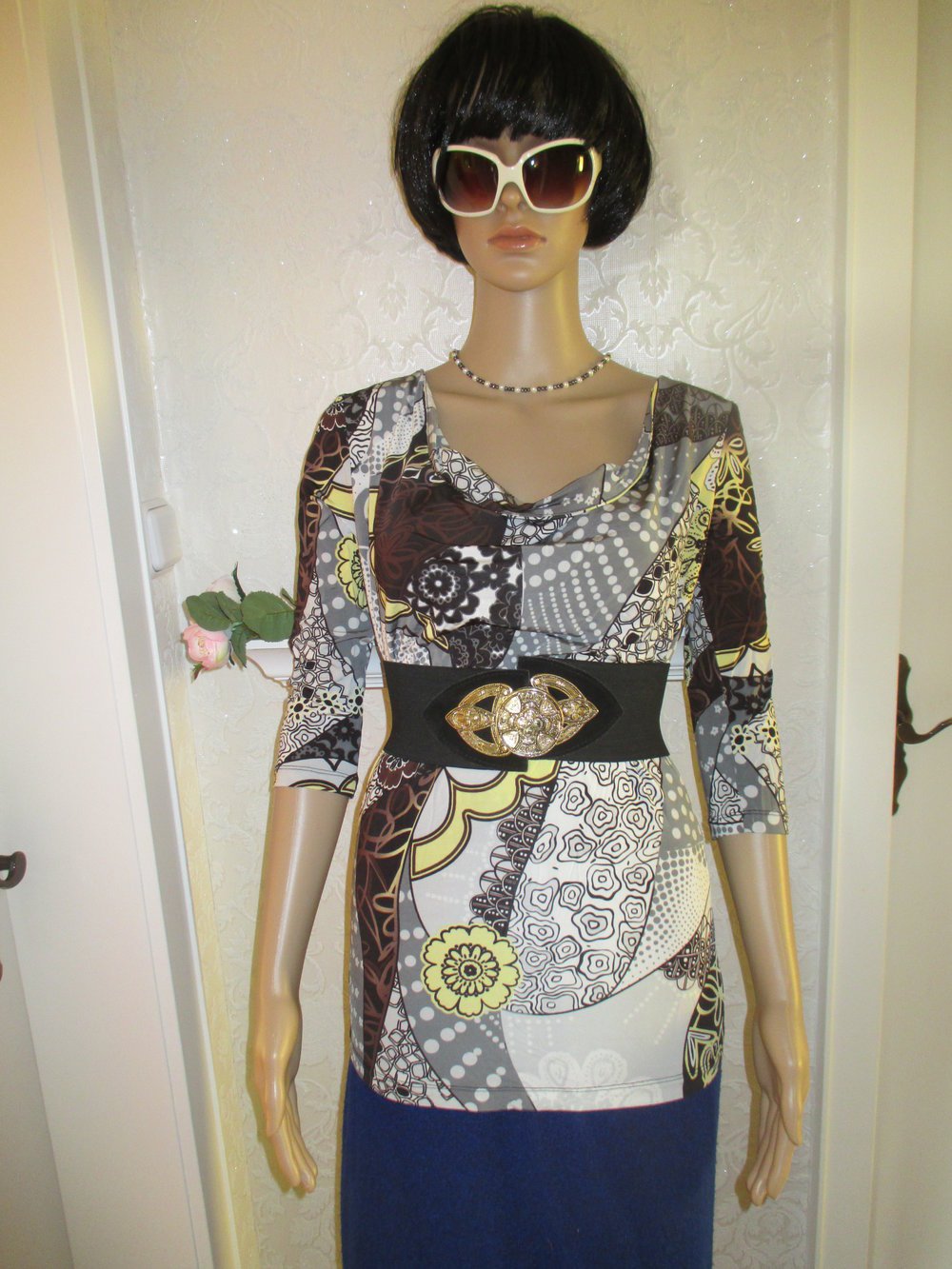 NEU * Seidig * 70er Jahre * Flower- Power * Blumen * Blüten * Longsleeve * Langarm * Wasserfall * T- SHIRT 